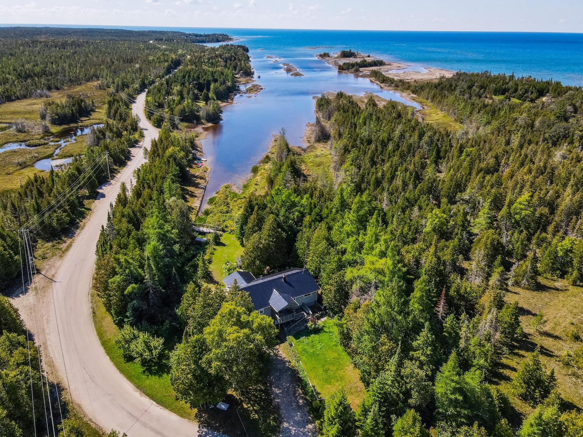 Kayak Cove - Tobermory Villa ภายนอก รูปภาพ